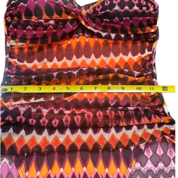 La Blanca 1 Pc Swimsuit Safari Print w/ Shirred Mesh Overlay Sz 10 - Picture 13 of 14